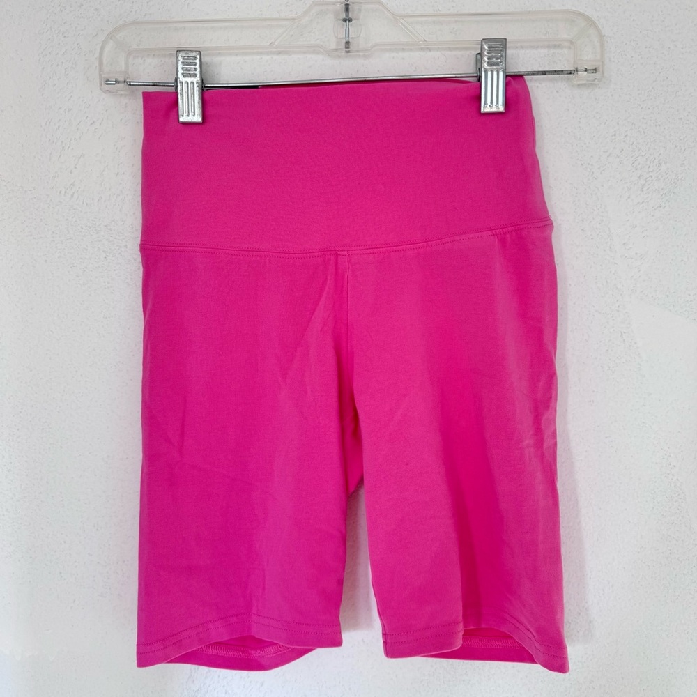 Aritzia TNA Chill Atmosphere Hi-Rise 7” Bike Shorts Pink size XS NWT NEW